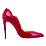 Красные лаковые туфли Hot Chick 100. Цена: 46 000 руб. (Aizel)